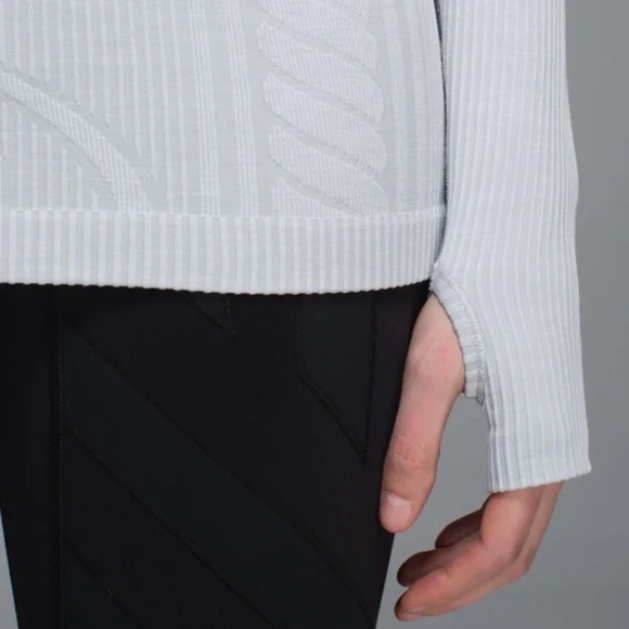 Lululemon Rest Less Pullover LS Top Silver Spoon Light Gray EUC - Picture 3 of 15